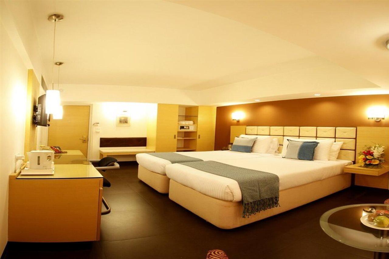 פונה Hotel Sagar Plaza City Centre מראה חיצוני תמונה