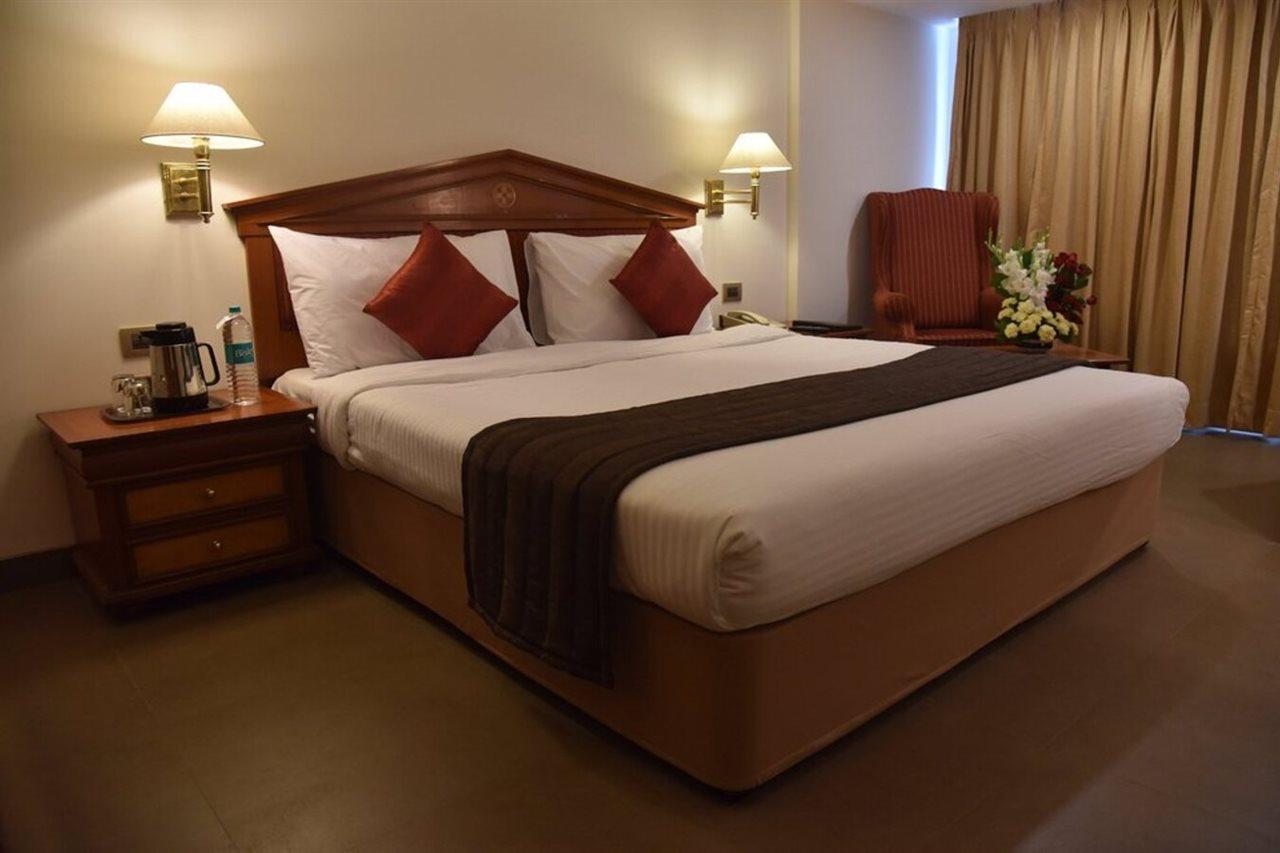 פונה Hotel Sagar Plaza City Centre מראה חיצוני תמונה