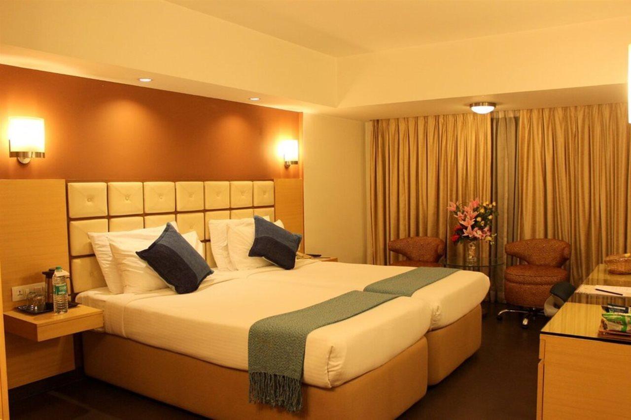 פונה Hotel Sagar Plaza City Centre מראה חיצוני תמונה