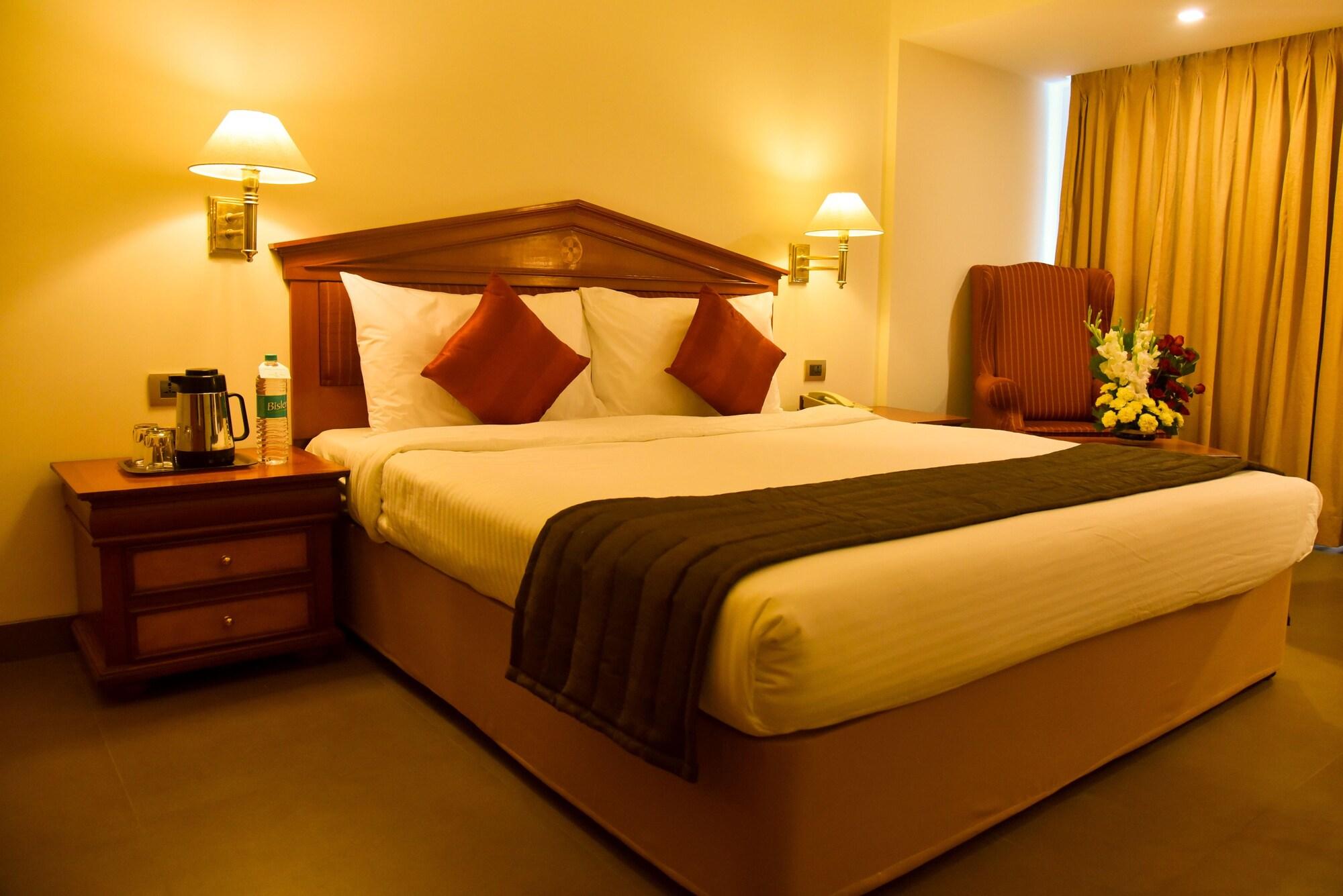 פונה Hotel Sagar Plaza City Centre מראה חיצוני תמונה