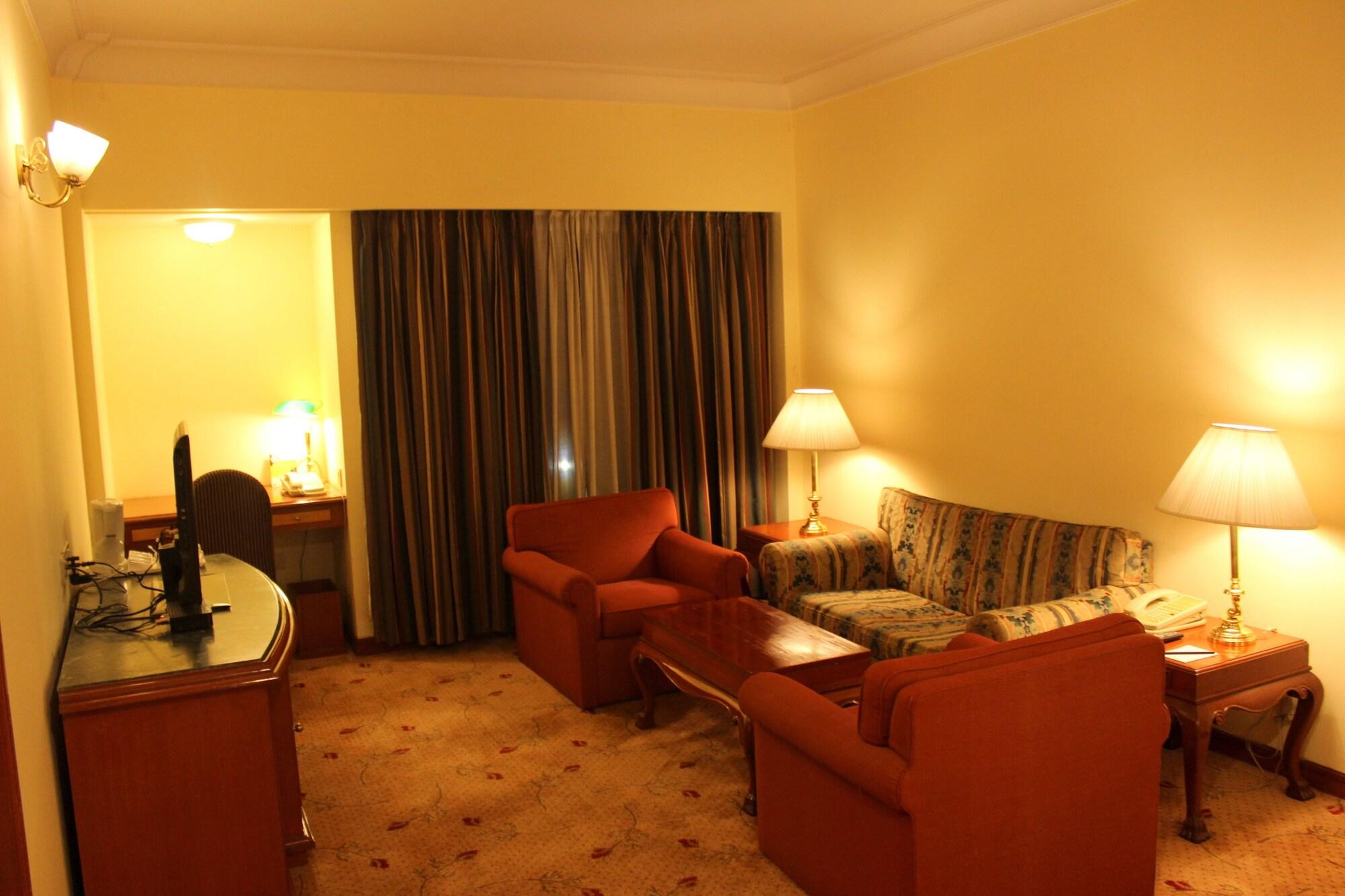 פונה Hotel Sagar Plaza City Centre מראה חיצוני תמונה