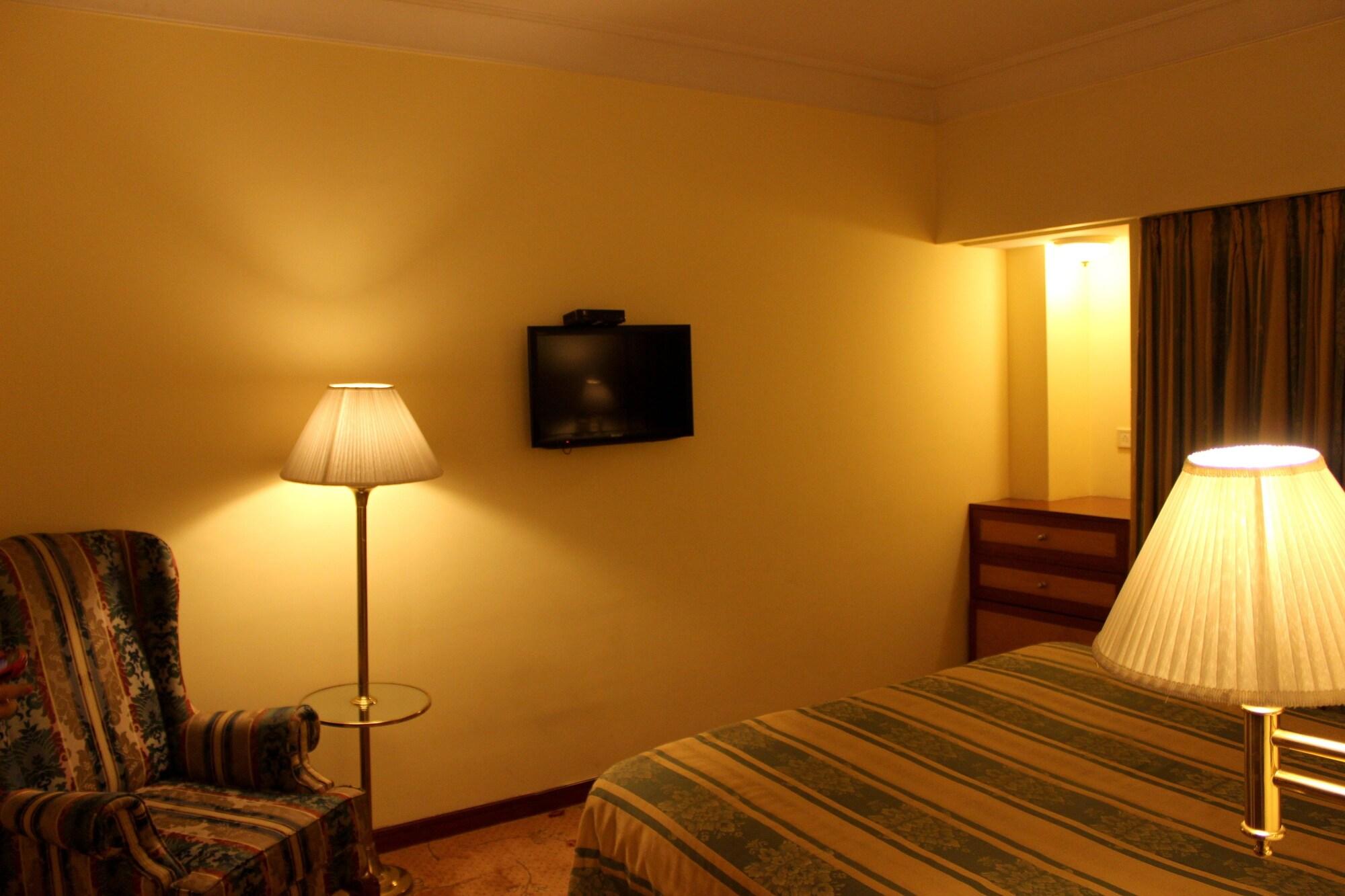 פונה Hotel Sagar Plaza City Centre מראה חיצוני תמונה