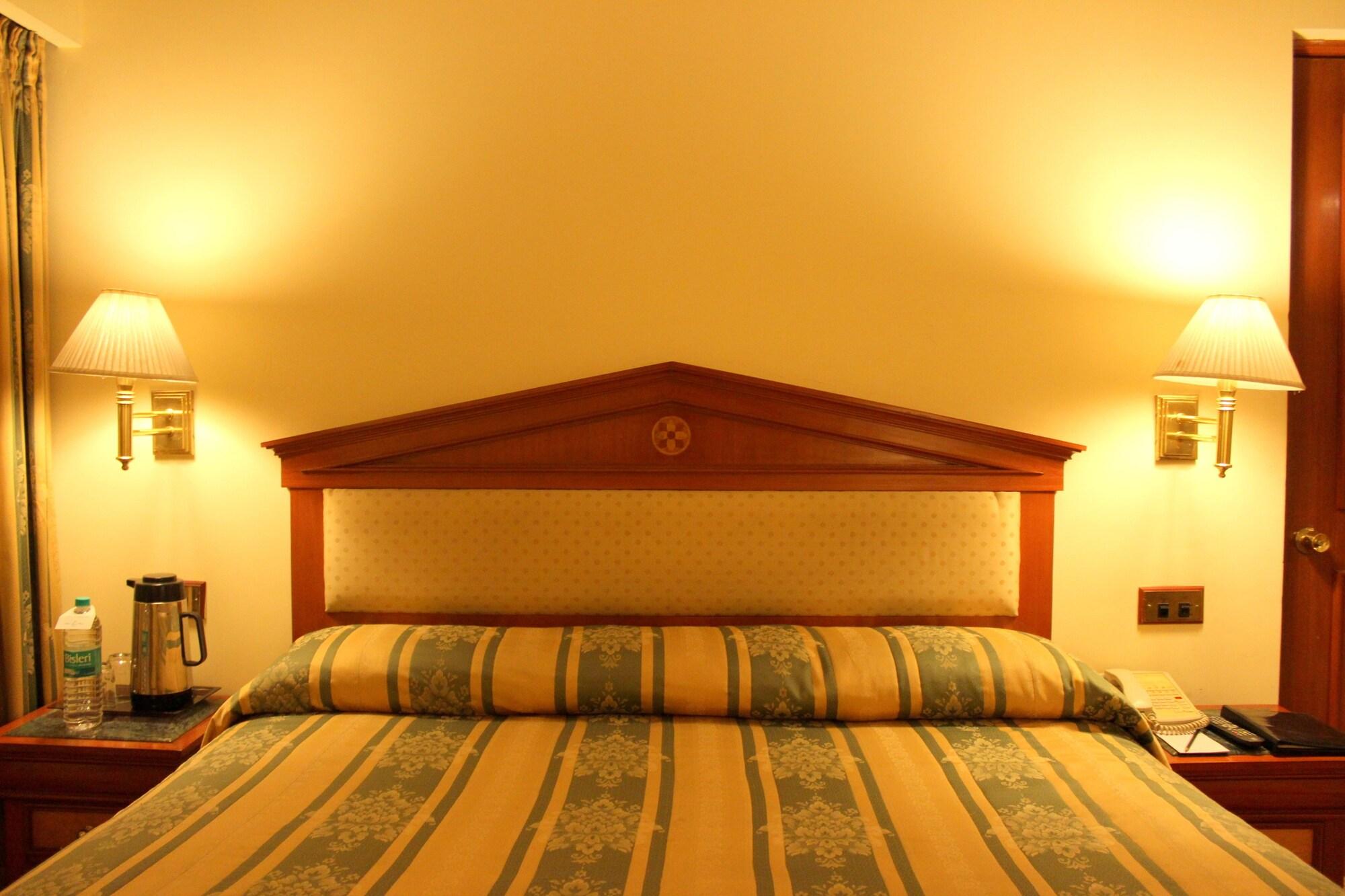 פונה Hotel Sagar Plaza City Centre מראה חיצוני תמונה