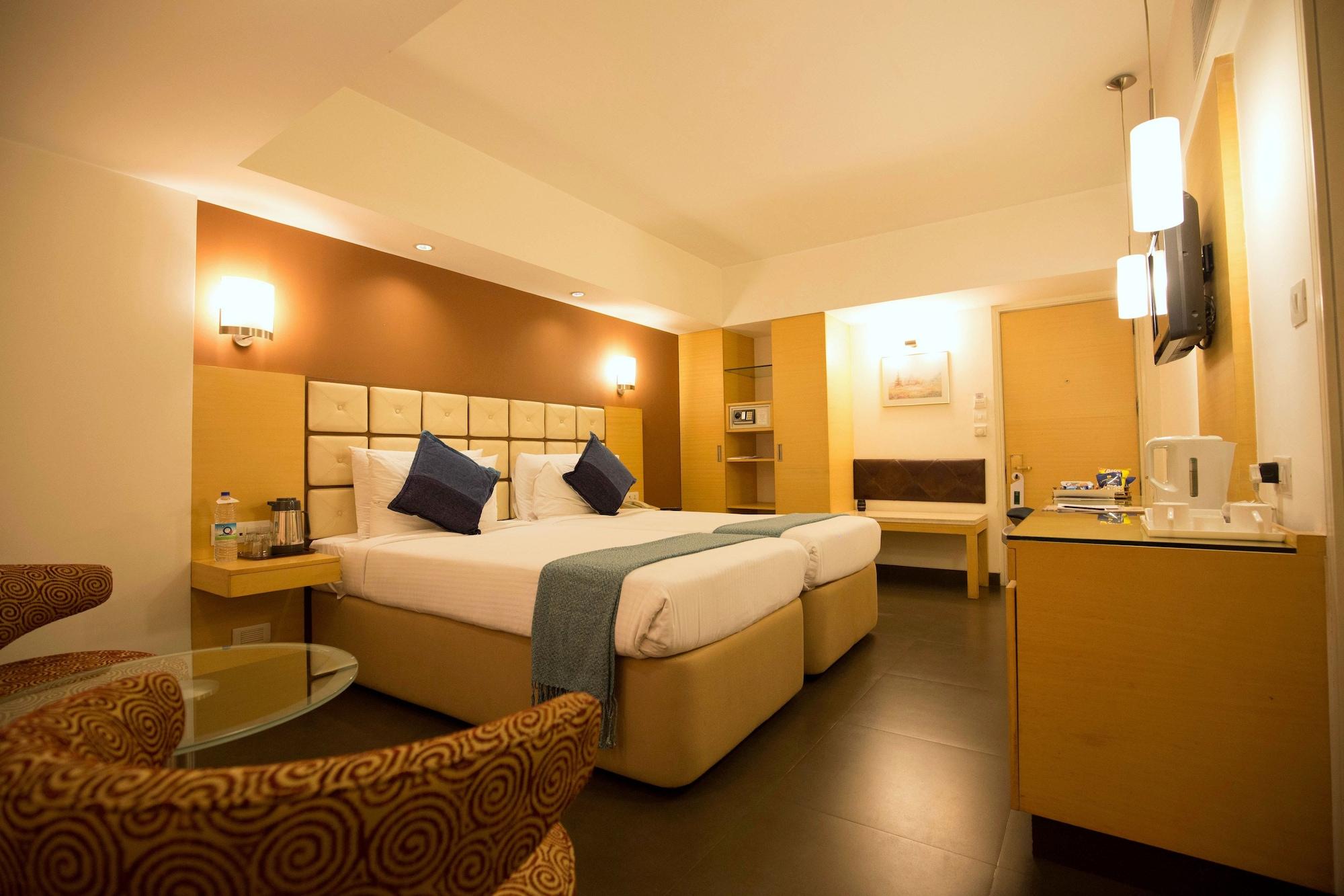 פונה Hotel Sagar Plaza City Centre מראה חיצוני תמונה