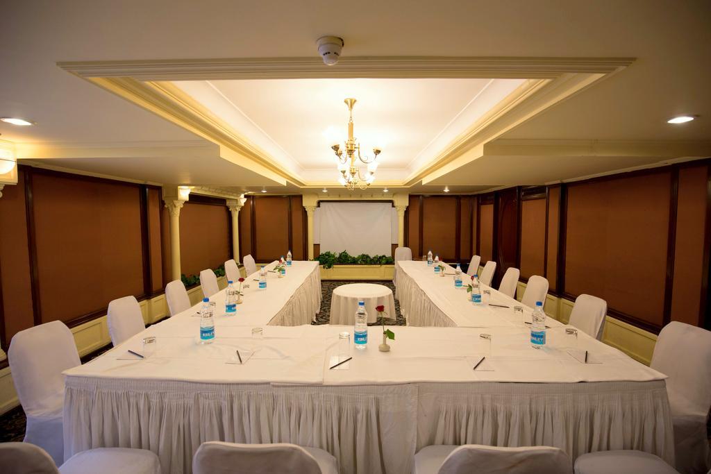 פונה Hotel Sagar Plaza City Centre מראה חיצוני תמונה