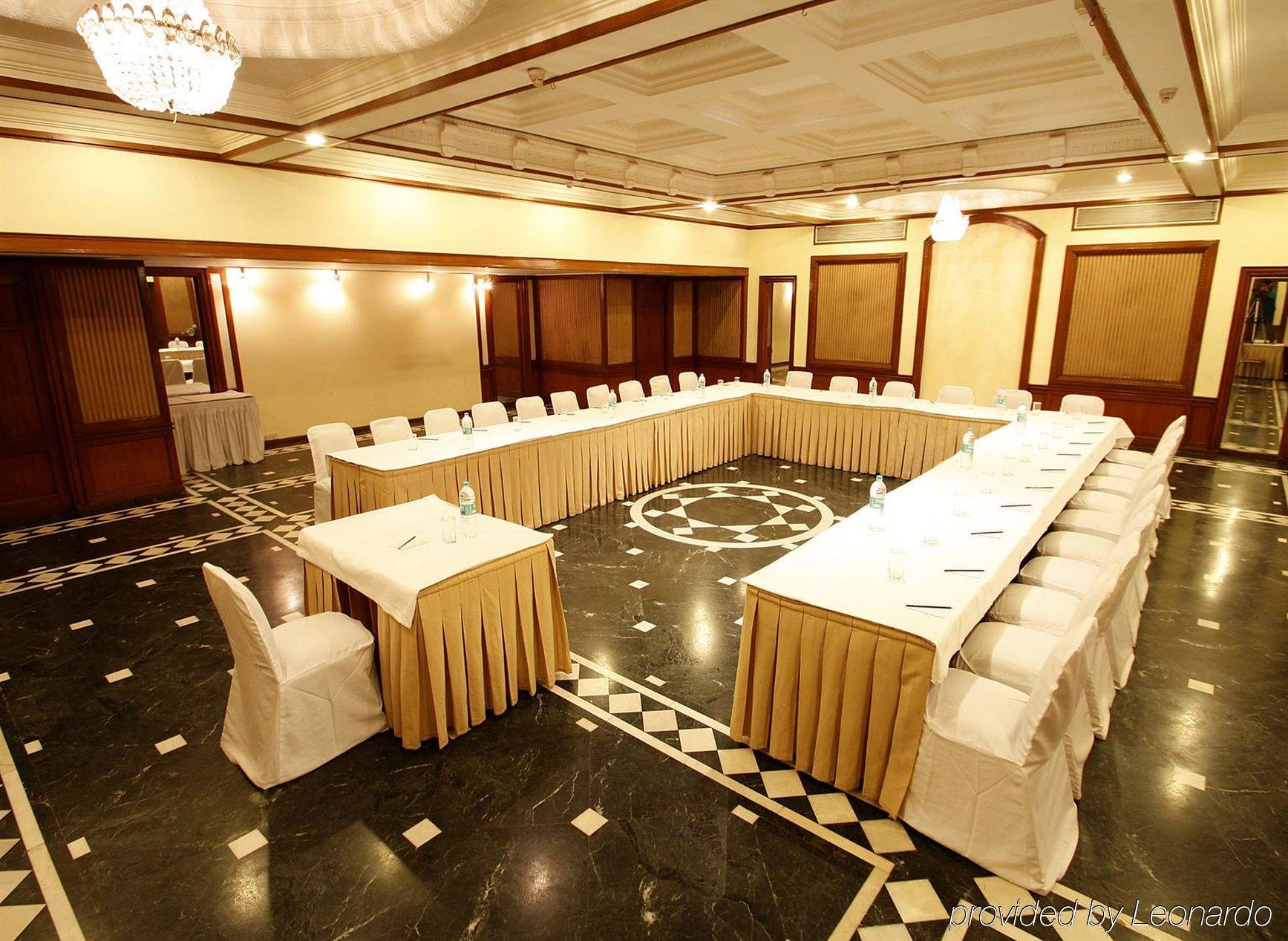 פונה Hotel Sagar Plaza City Centre מתקנים תמונה