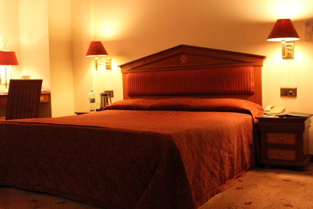 פונה Hotel Sagar Plaza City Centre חדר תמונה