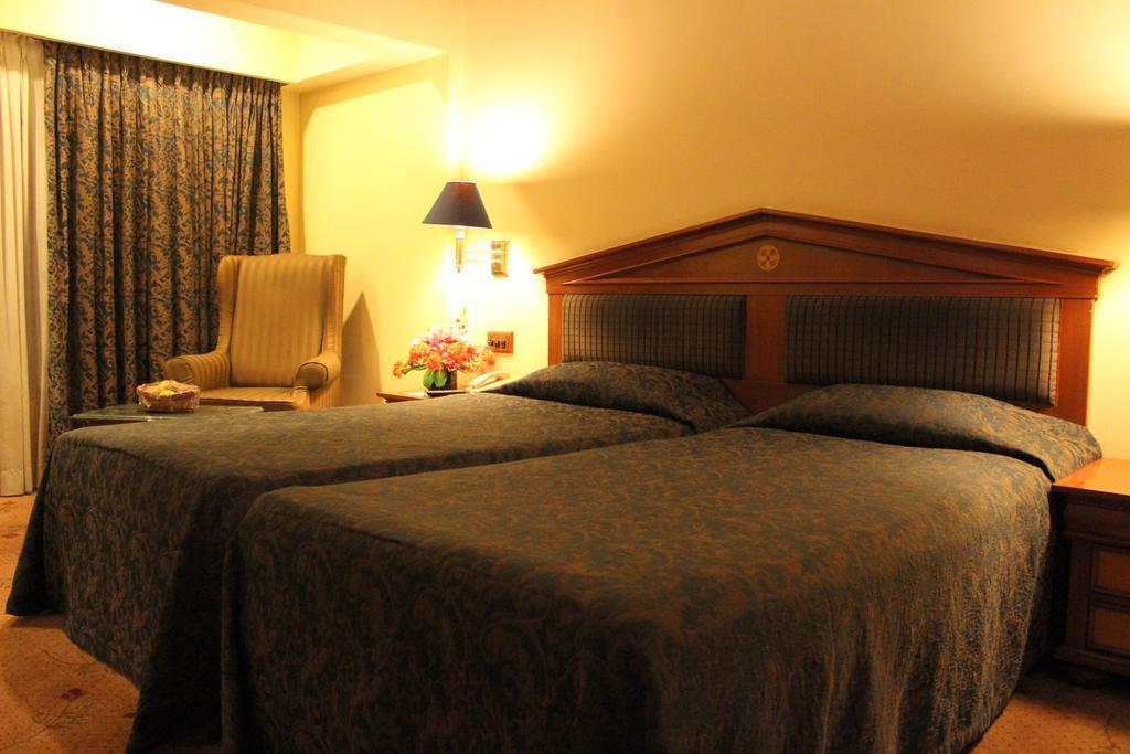 פונה Hotel Sagar Plaza City Centre חדר תמונה