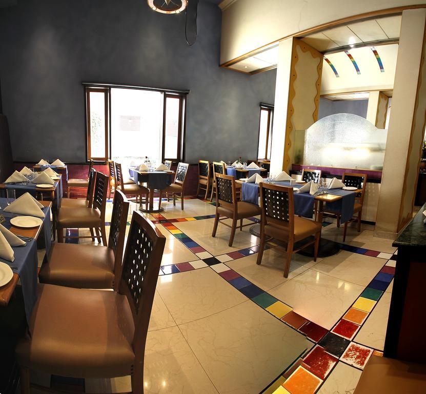 פונה Hotel Sagar Plaza City Centre מראה חיצוני תמונה