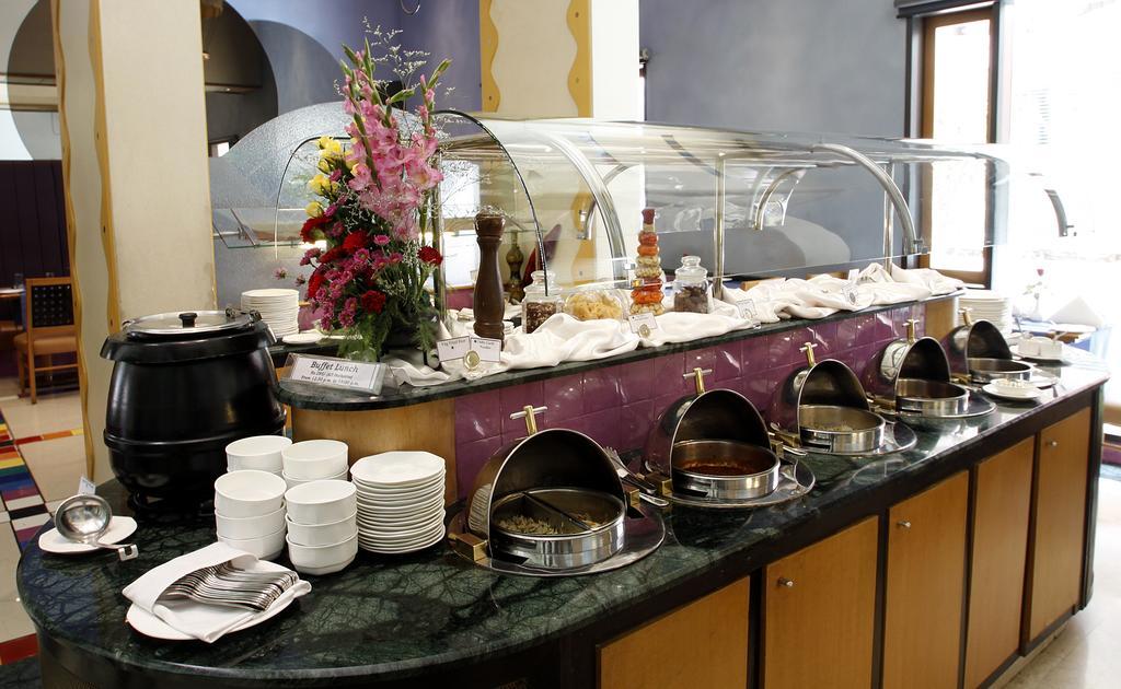 פונה Hotel Sagar Plaza City Centre מראה חיצוני תמונה