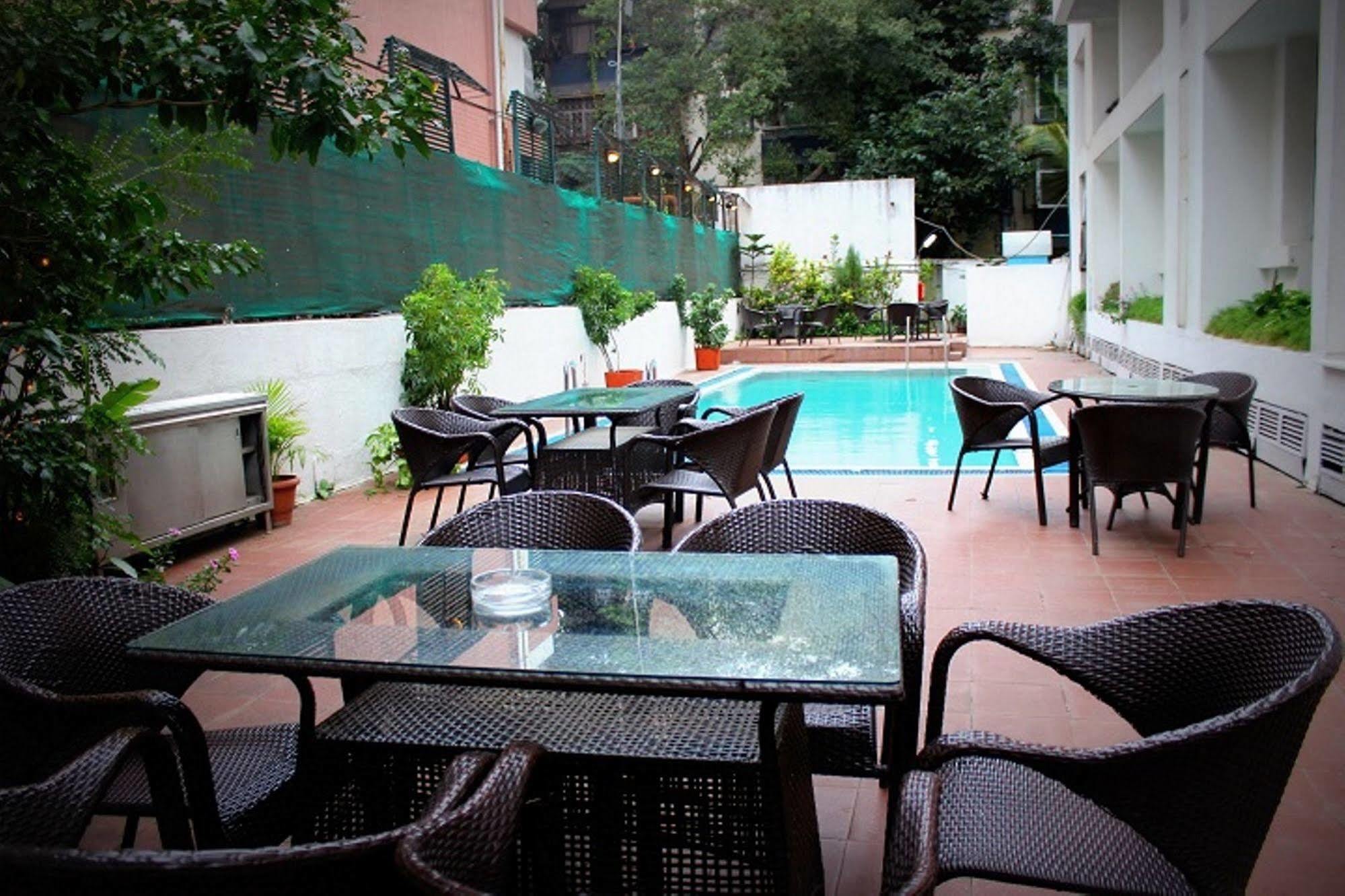 פונה Hotel Sagar Plaza City Centre מראה חיצוני תמונה